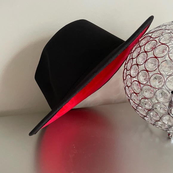 Black/Red Fedora - Picture 9 of 10
